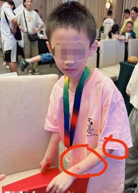 围棋少年跳楼身亡！其父首次发声…新葡京娱乐场app泉州一名9岁(图8)
