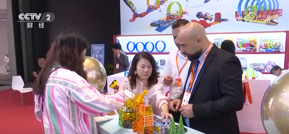 海外“爆单” 企业开启“年末冲刺”模式新葡京网上赌场外贸一线观察 中国玩具(图8) 海外“爆单” 企业开启“年末冲刺”模式新葡京网上赌场外贸一线观察 中国玩具(图8)